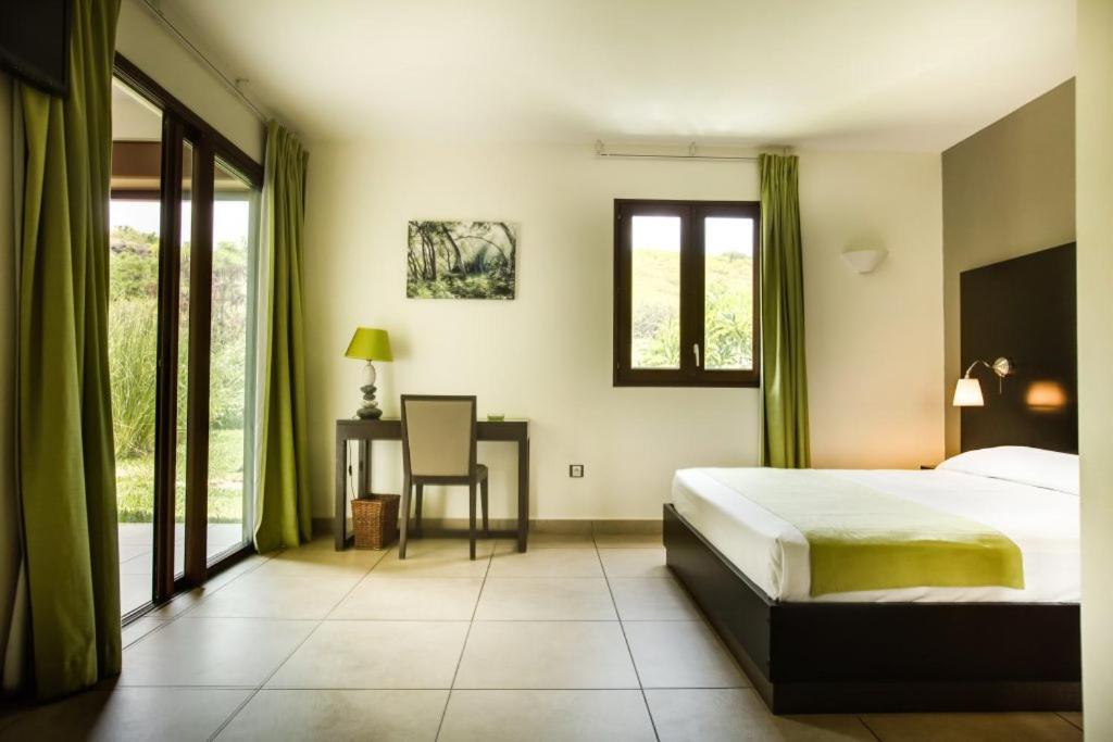 Tama Hotel Saint-Gilles-les Bains Exteriér fotografie