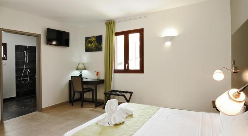 Tama Hotel Saint-Gilles-les Bains Exteriér fotografie